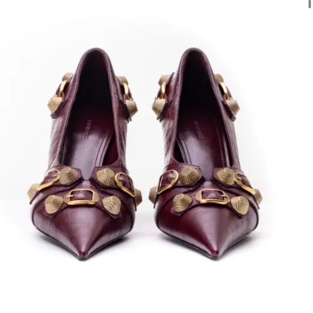 Balenciaga Modelled Balenciaga's best-selling these pumps inspiration